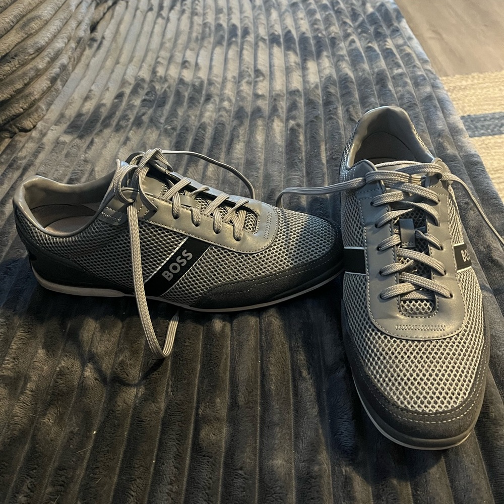 BOSS Men's Black and Gray Logo Back Sneakers - Picture 3 of 4